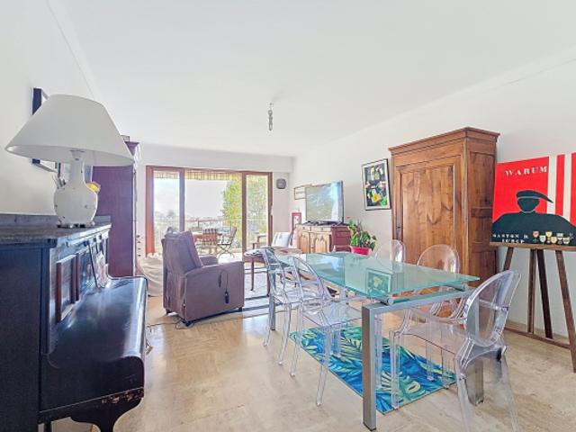 PROCHE CENTRE VILLE AVANT DERNIER ETAGE 4 PIECES 98 M2