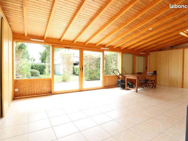 Proche CENTRE VILLE, GARE et commerces, maison offrant 160 m² habitables