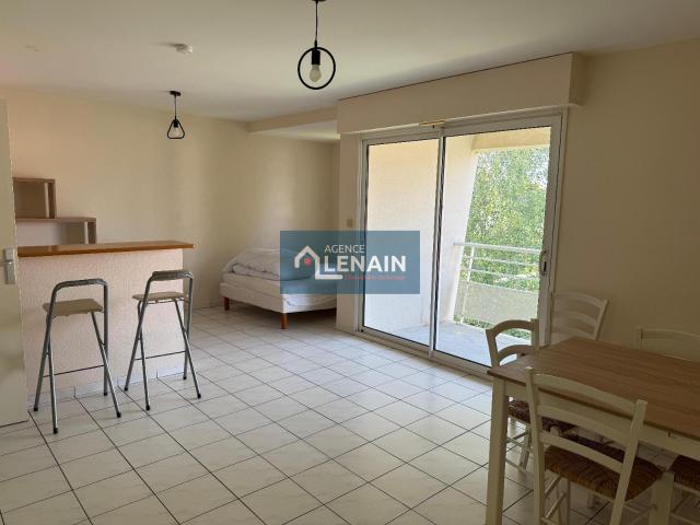proche centre ville studio meublé 37.34 m² comprenant.