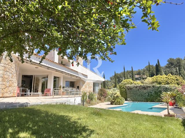 PROCHE CENTRE VILLE VILLA D'ARCHITECTE