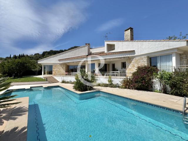 PROCHE CENTRE VILLE VILLA D'ARCHITECTE