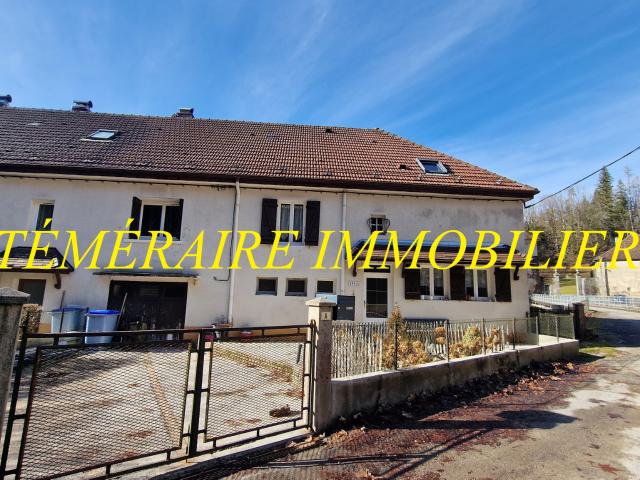 Proche Champagnole Bourg de Sirod Pertes de l’Ain Maison en copropriété de 151 m2