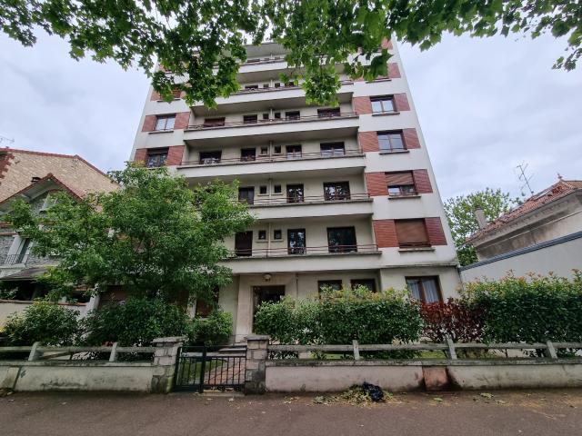 PROCHE CRETEIL VILLAGE, appartement de 3P avec vues dégagées