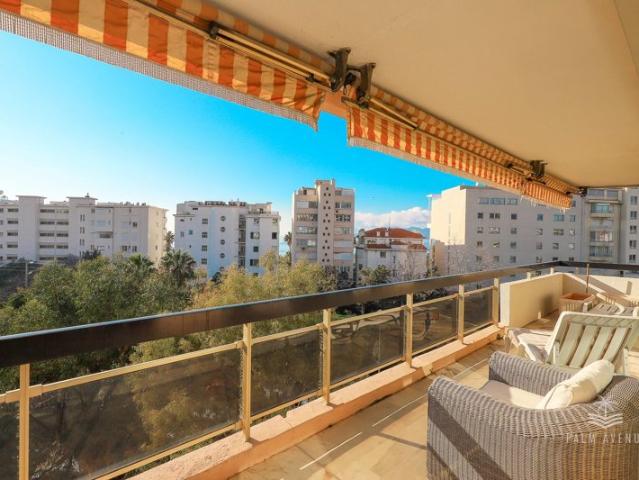 PROCHE CROISETTE 4 PIECES 104 M² TERRASSES GARAGE