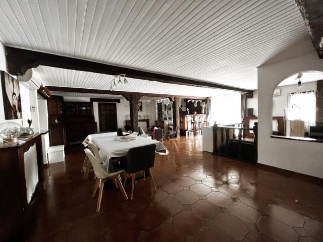 Proche Amélie Grande villa avec trois appartements