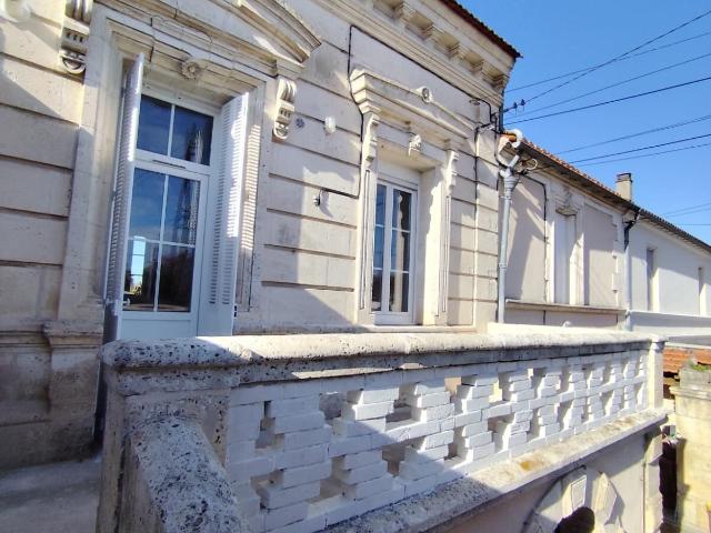 Proche Angoulême, maison de ville