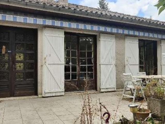 Proche Agen, grande maison familiale a rafraichir sur une parcelle de 3099m²