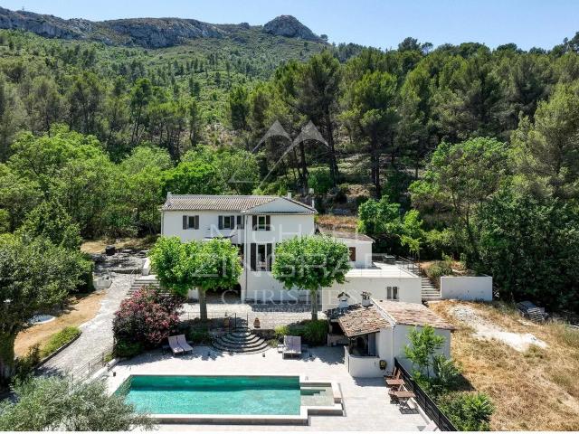 Proche Aix en Provence, Élégante propriété avec piscine