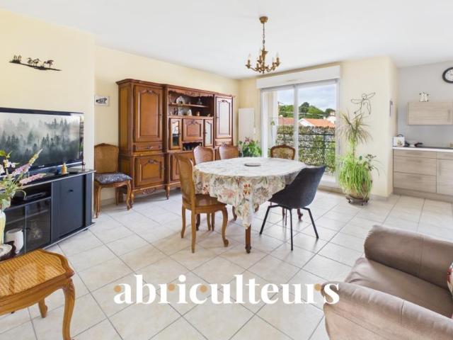 Proche bourg de Saint Sébastien /Loire, Joli T3 de 75 m2 avec balcon