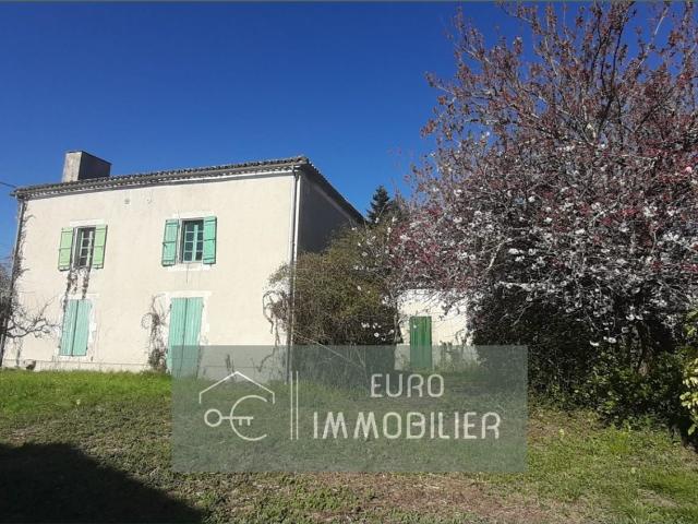 Proche Bazas Maison à rénover 4800m2 de terrain Girond. 100m² Lavazan