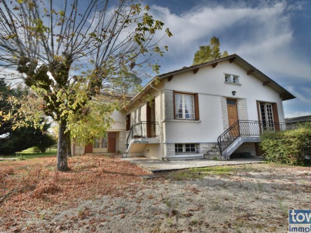 Proche Bergerac Maison de village de 176m2 sur terrain 2000m