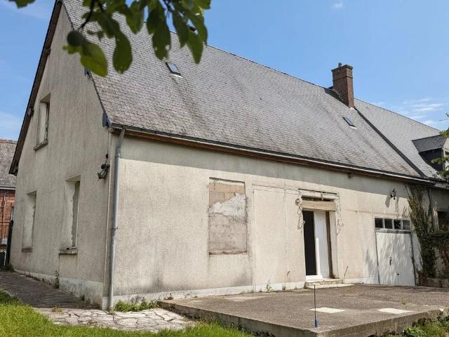 PROCHE BROU MAISON DE VILLAGE A RENOVER