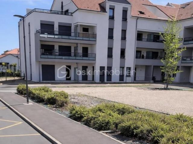 PROCHE GARE A 20 MN DE METZ, 1H DU LUXEMBOURG APPARTEMENT T3 AVEC BALCON ET 2 PARKINGS SANS TRAVAUX ! MAIZIERES LES METZ