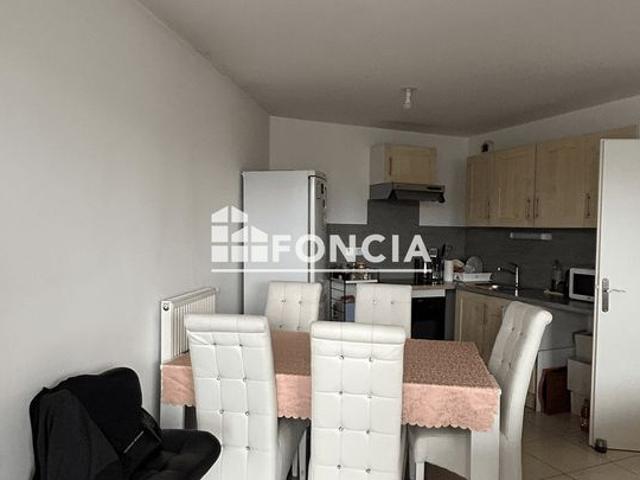 Proche gare, appartement de type 3 lumineux avec balcon