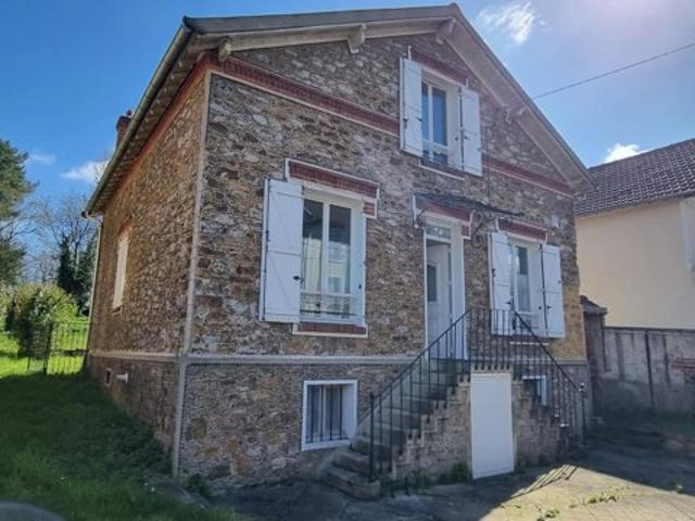PROCHE GARE MAISON INDIVIDUELLE SOUS SOL TOTAL + 900 m² de TERRAIN