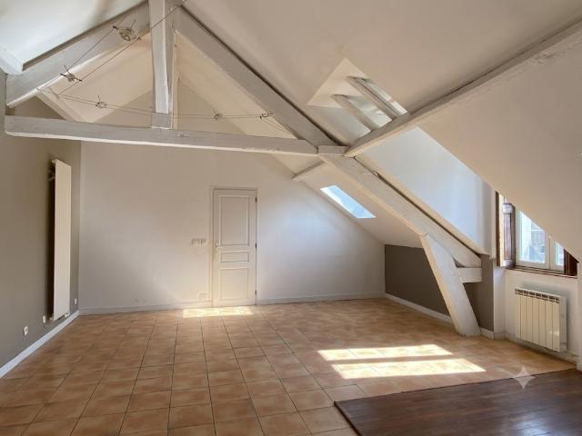 PROCHE GRASLIN APPARTEMENT T4 DUPLEX