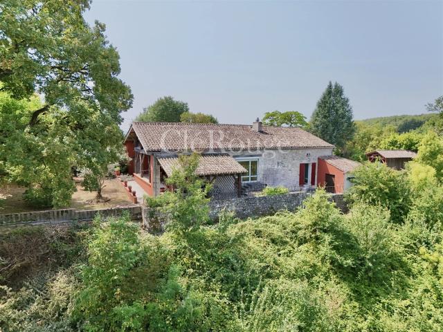 Proche d'Eymet Magnifique propriété de 3 chambres et 3 sal. 165m² Eymet