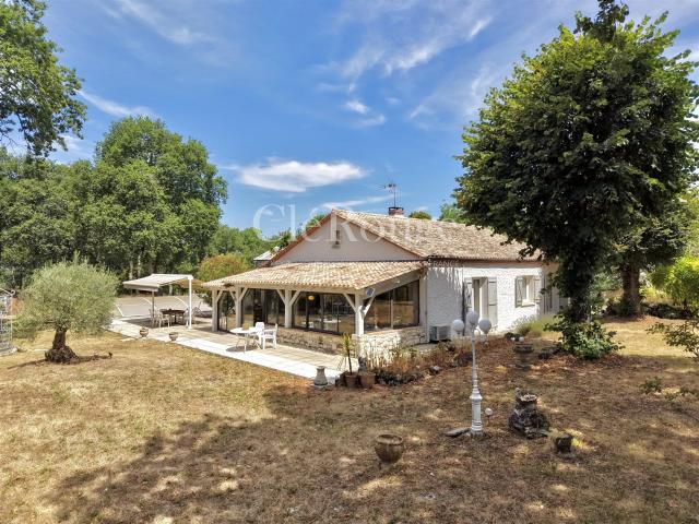 Proche d'Eymet – Belle propriété sur 2,4 hectares avec pisci. 121m² Eymet