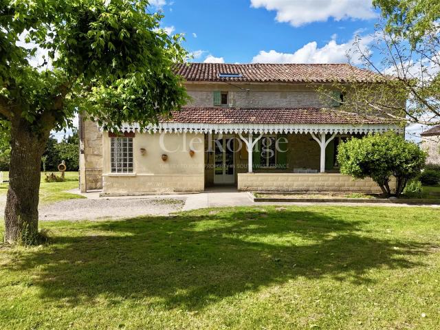 Proche d'Eymet Charmante propriété en pierre de 5 chambres 246m² Eymet
