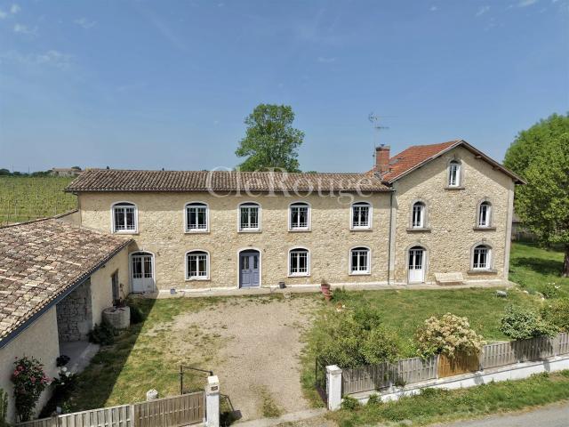 Proche de Bergerac Magnifique propriété de 5 chambres dans. 295m² Bergerac