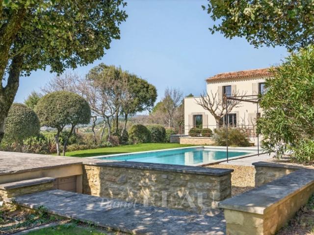 Proche de Gordes Maison contemporaine avec vue panoramique