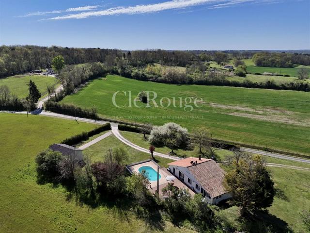 Proche de Duras Belle propriété de campagne de 4 chambres. 127m² Duras