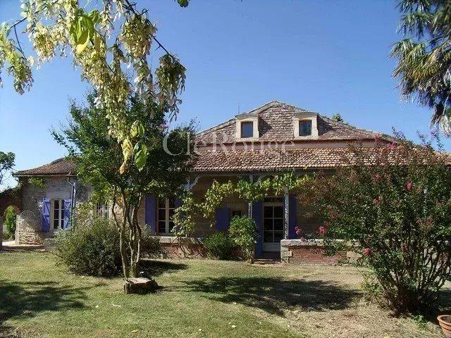 Proche de Duras Grande Maison Familiale avec Gîte, Granges. 148m² Duras