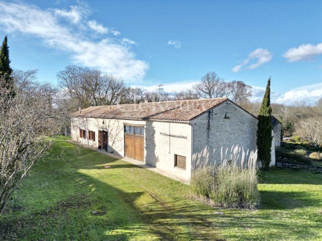 Proche de Monségur Maison de campagne familiale, grange at. 115m² Monségur