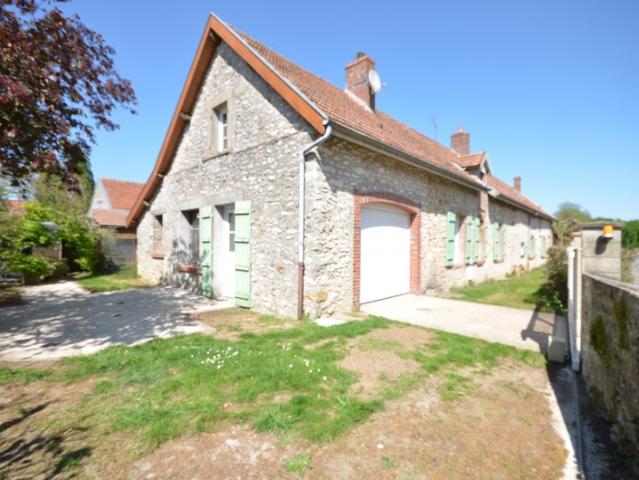 Proche de MONTMIRAIL 51 à vendre charmante longère de 240 m2