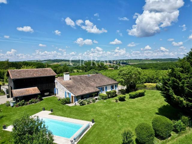 Proche de Marmande Élégante maison en pierre de 4 chambres. 230m² Marmande