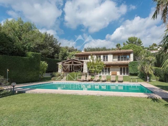 Proche de Saint Paul de Vence Villa d'architecte
