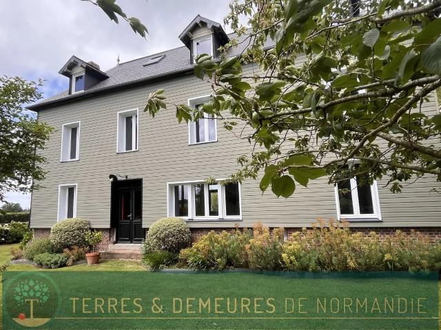 Proche des commerces, au calme, belle propriété tout confort sur