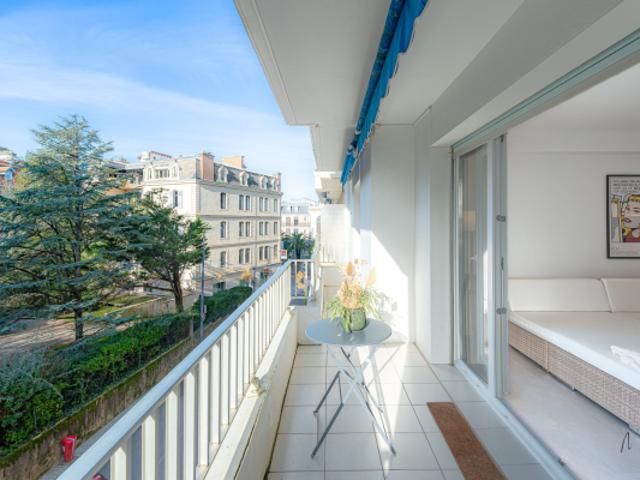 PROCHE DES HALLES ET DE LA GRANDE PLAGE