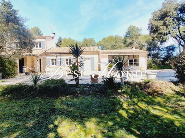 Proche des Hauts de Nîmes, Villa de charme type 4 sur 3000