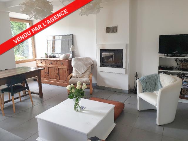 Proche Dinard belle maison en pierre de 137m² avec dépendance sur un terrain clos de 976²