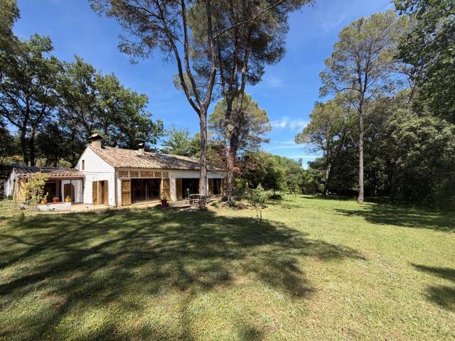 Proche D'uzès magnifique maison atypique sur 5 hectares 194m² Serviers et Labaume