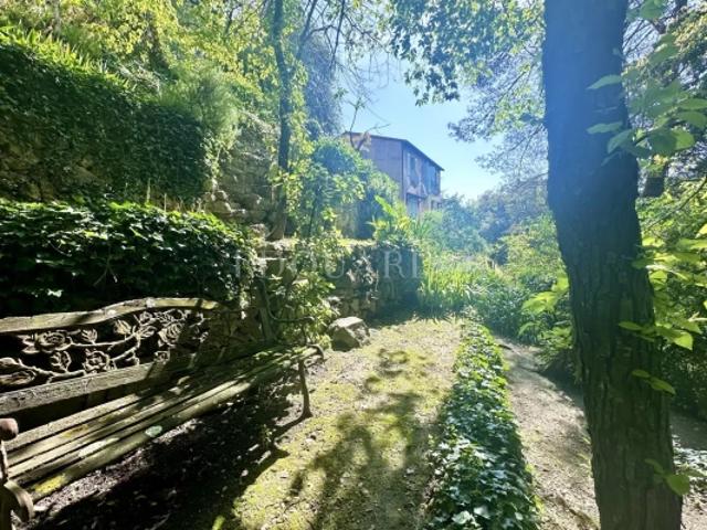 Proche du charmant village artistique de Gorbio, à vendre belle maison provençale