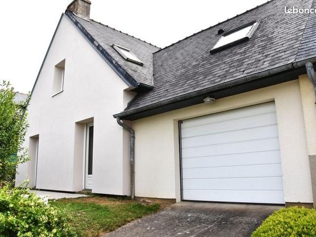 Proche du bourg de Pacé à vendre agréable maison de 110 m2 avec 4 chambres et un garage fermé