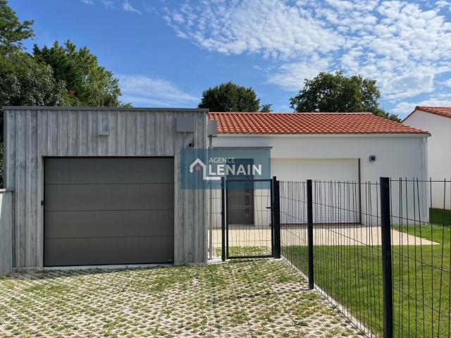 proche du bourg plain pied 87 m² comprenant salon.