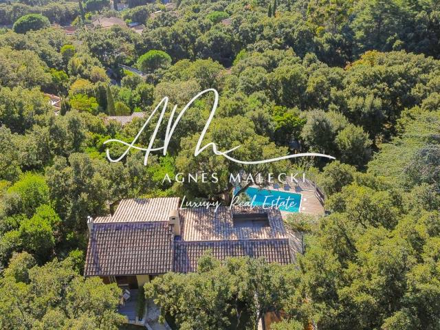 Proche Du Village Splendide Vue Sur La Mer Propriete Renovee. 160m² Rayol Canadel sur Mer
