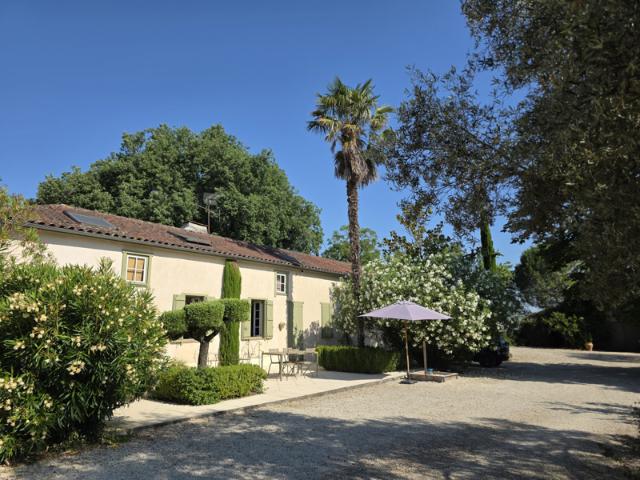 PROCHE EAUZE MAISON DE CAMPAGNE avec PISCINE et DEPENDANCES
