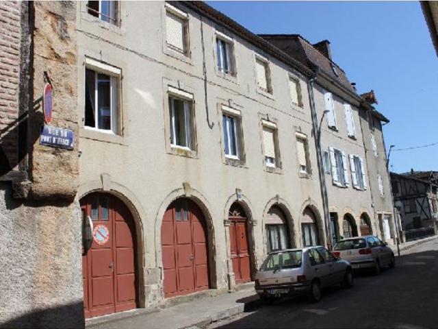 PROCHE ECOLES ET COMMERCES