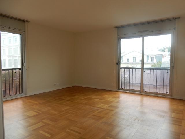 Proche Invalide Rue Masseran 3 pièces 83 m² 2 Chambres