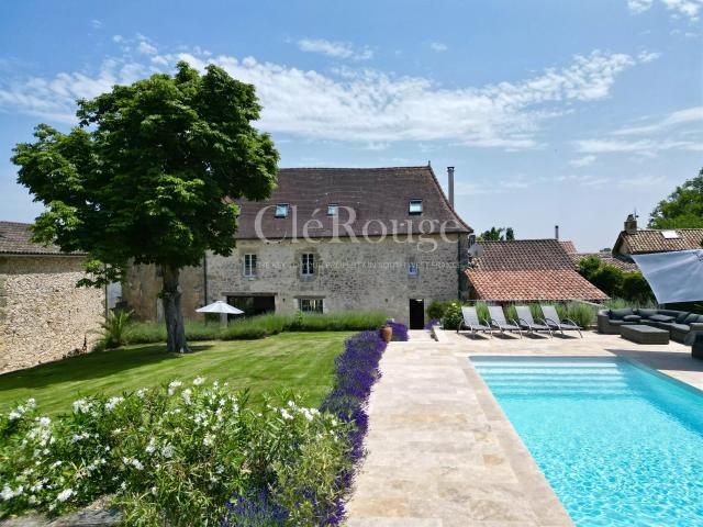 Proche Issigeac Propriété authentique, magnifique maison d'h. 195m² Issigeac