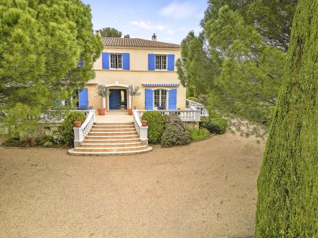 Proche Lorgues Magnifique propriété de 218 m² + Appartemen. 248m² Draguignan