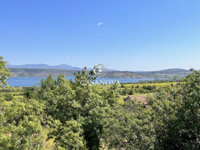 Proche Lac Du Salagou, propriété sur 6200 m² de parc avec Vu. 250m² Clermont l'Hérault