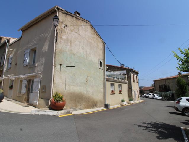 Proche Limoux Maison de village totalement rénovée Grand