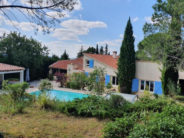 PROCHE LIMOUX VILLA AVEC PISCINE 200 M2 SUR TERRAIN 6000 M2