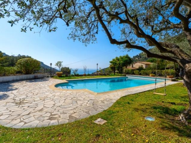 Proche MONACO, basse La Turbie, calme, jardin plat