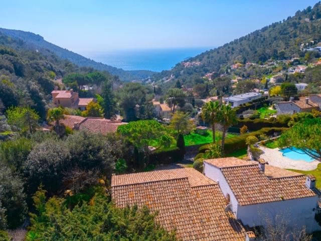 Proche MONACO, terrain plat